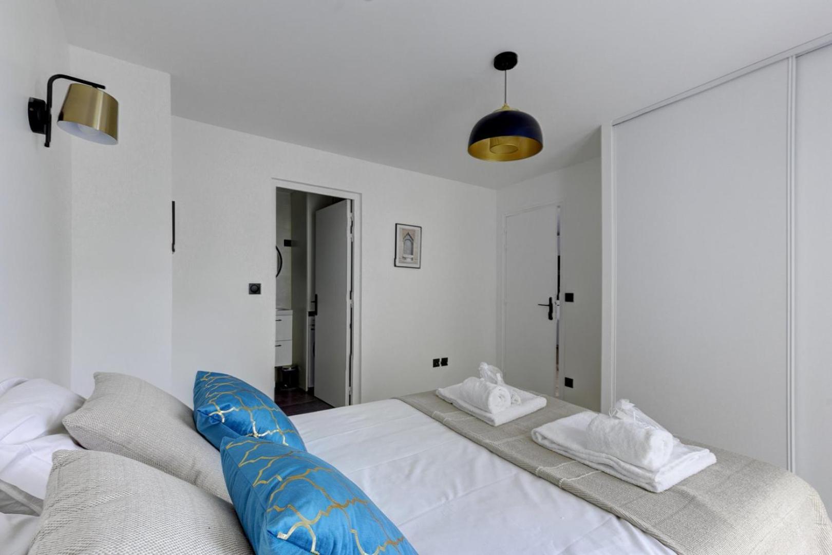 322 Suite Fes - Superb Apartment Suresnes Exterior photo